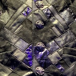 Détails du gilet décoré