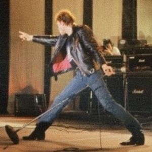 Jean, T-shirt et blouson en cuir