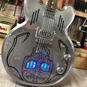 Détails de la guitare MeloDuende